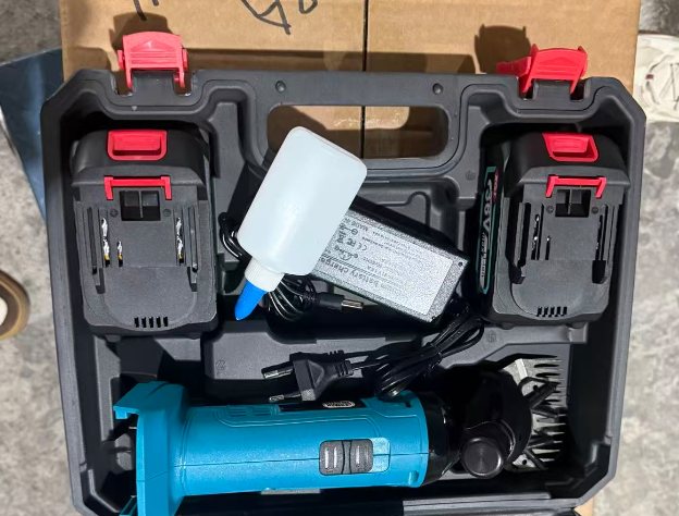 Foarfecă de Tuns Oi cu Acumulator — Scule cu Acumulator German Meister